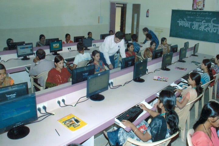 Shikshan Prasarak Santha's College of Education campus in Sangamner, Maharashtra, India — photo 3