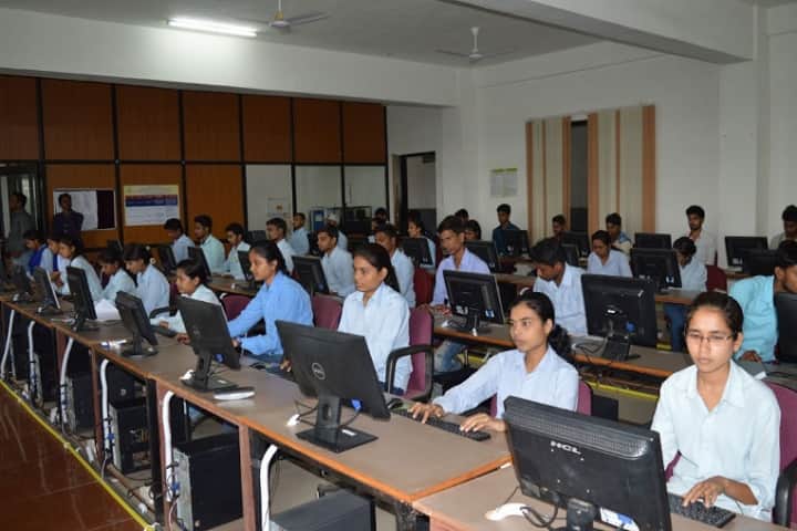 Shri Rawatpura Sarkar University campus in Raipur, Chhattisgarh, India — photo 5