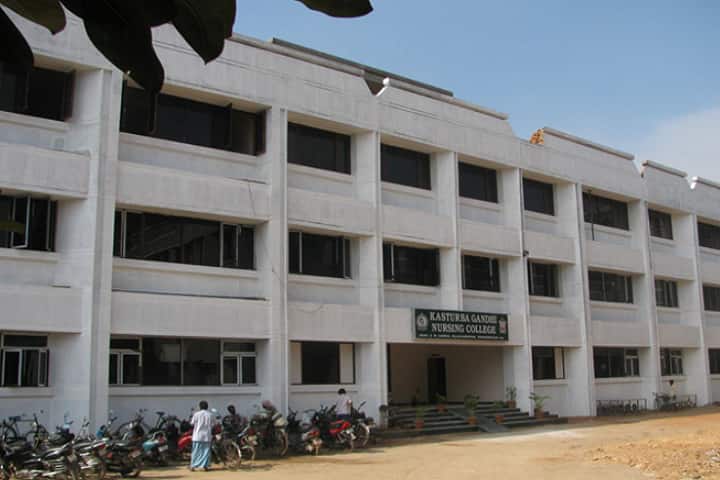 Kasturba Gandhi Nursing College campus in Puducherry, India — photo 2