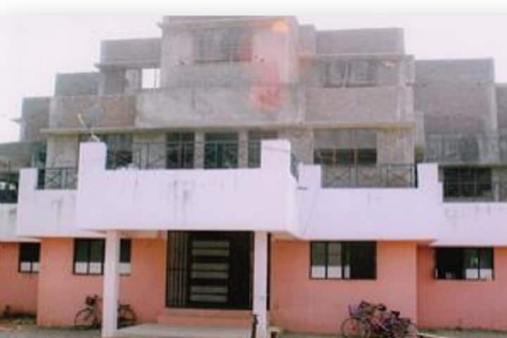 Mahatma Gandhi Vidyamandir's College of Education campus in Malegaon, Maharashtra, India — photo 5