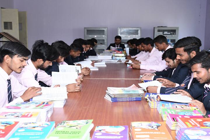 Pioneer Institute of Pharmacy campus in Bareilly, Uttar Pradesh, India — photo 3