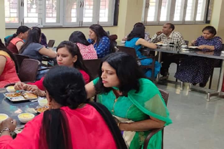 Institute of Science Poona's Swami Vivekanand College of Education campus in Pune, Maharashtra, India — photo 2