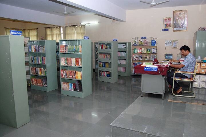 Hanuman Vyayam Shala Krida Mandal's Physical Education College campus in Yavatmal, Maharashtra, India — photo 6