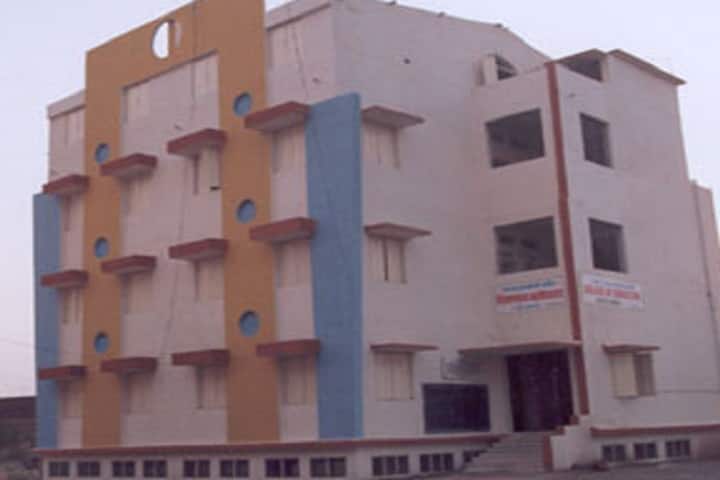 AYKK's College of Education campus in Dhule, Maharashtra, India — photo 1