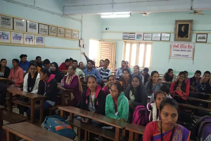 VT Choksi Sarvajanik College of Education campus in Surat, Gujarat, India — photo 2