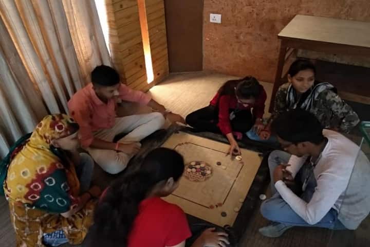 VT Choksi Sarvajanik College of Education campus in Surat, Gujarat, India — photo 4