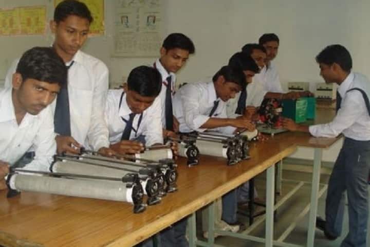 Shri Rawatpura Sarkar College of Education campus in Lahar, Madhya Pradesh, India — photo 4