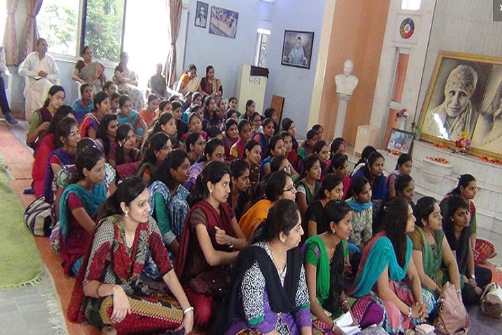 Smt MNK Dalal Education College for Women campus in Ahmedabad, Gujarat, India — photo 1