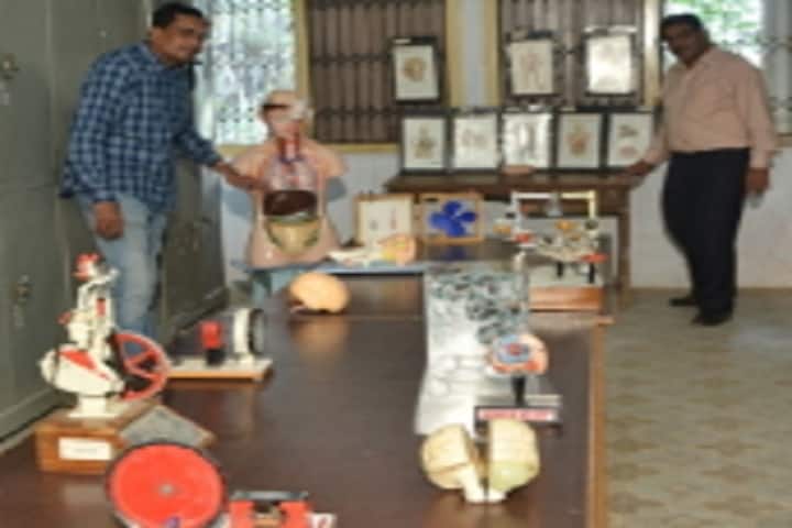 Shree Ratanshi Purushottam Anada College of Education campus in Anand, Gujarat, India — photo 4