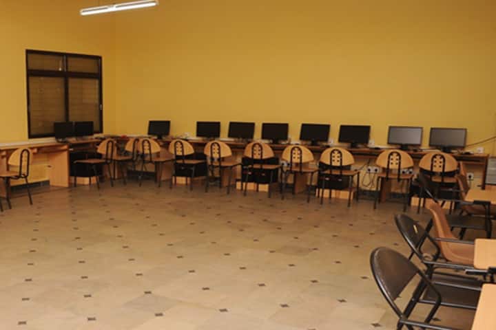 Sree Kongadiyappa College of Education campus in Doddaballapura, Karnataka, India — photo 2