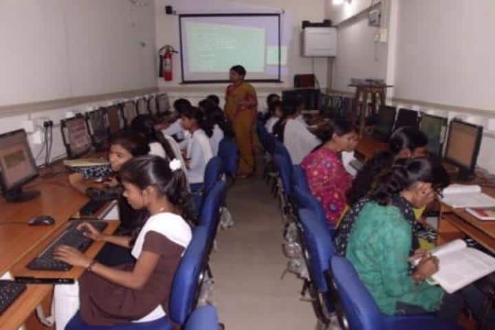 Rajkiya Mahila Maha Vidyalaya campus in Patna City, Bihar, India — photo 3