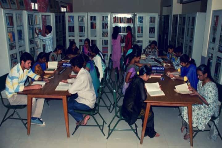 Sree Siddaganga College of Education campus in Tumkur, Karnataka, India — photo 2