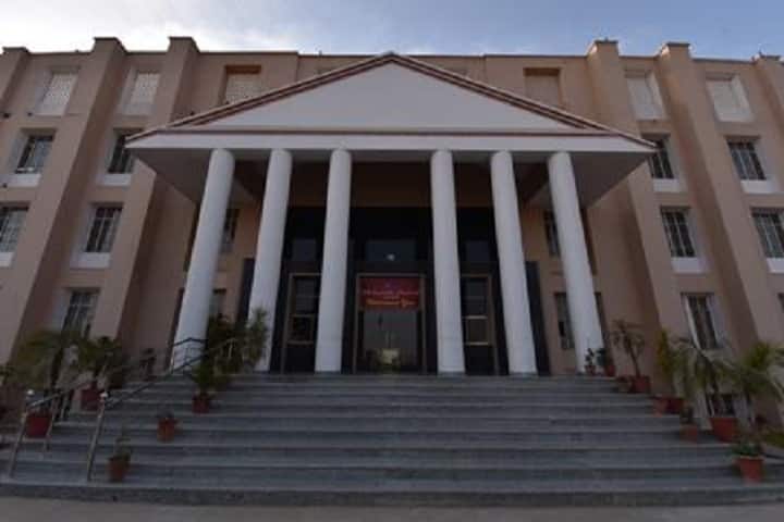 Maharishi Arvind University campus in Jaipur, Rajasthan, India — photo 1
