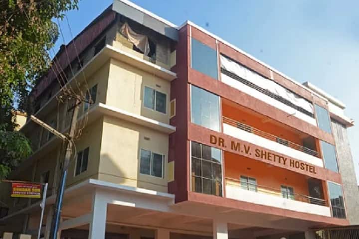Leelavathi Shetty College of Education campus in Mangalore, Karnataka, India — photo 6
