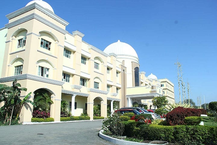 Rishiraj Institute of Technology campus in Indore, Madhya Pradesh, India — photo 1