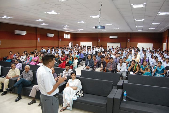 Rishiraj Institute of Technology campus in Indore, Madhya Pradesh, India — photo 2
