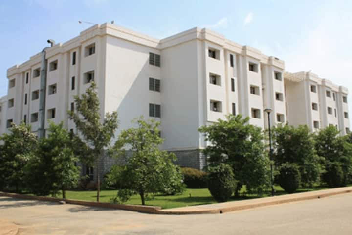 Reva Institute of Technology and Management campus in Bangalore, Karnataka, India — photo 3