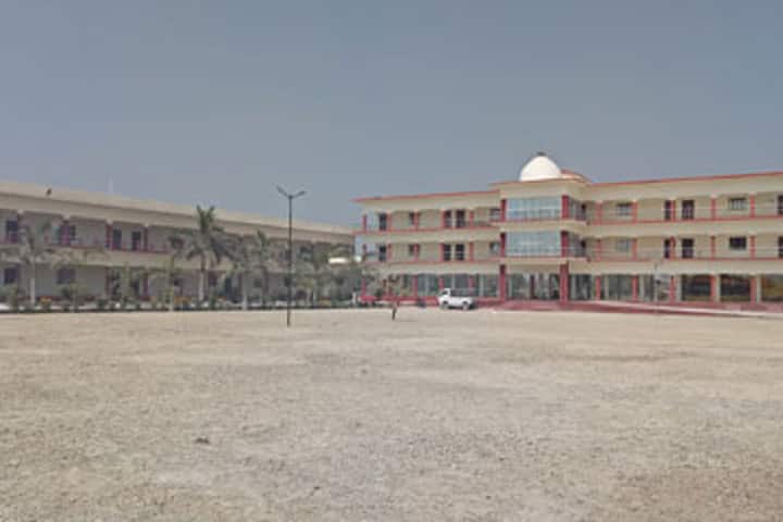 SK Mishra College of Pharmacy campus in Azamgarh, Uttar Pradesh, India — photo 1