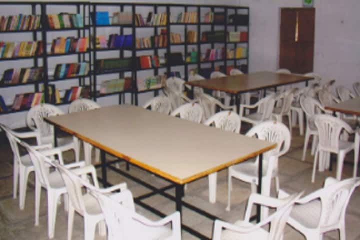 Alimineti Madhava Reddy Memorial College of Education campus in Nalgonda, Telangana, India — photo 2