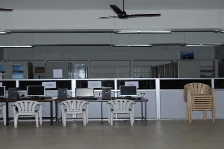 Sir CR Reddy College of Pharmaceutical Sciences campus in Eluru, Andhra Pradesh, India — photo 3