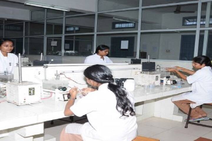Sir CR Reddy College of Pharmaceutical Sciences campus in Eluru, Andhra Pradesh, India — photo 5