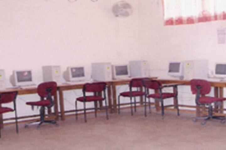 Sri Taralabalu Jagadguru College of Education campus in Haveri, Karnataka, India — photo 3
