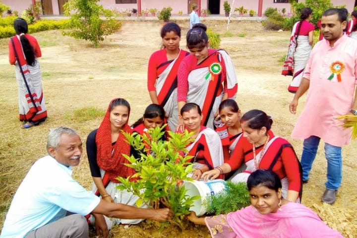 Maa Mewati Tara Devi Institute of Girls Education campus in Mau, Uttar Pradesh, India — photo 3