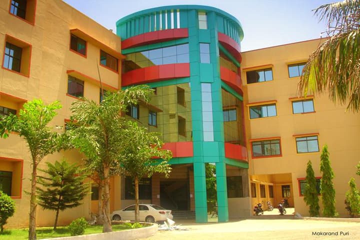 Siddhant College of Pharmacy campus in Pune, Maharashtra, India — photo 1