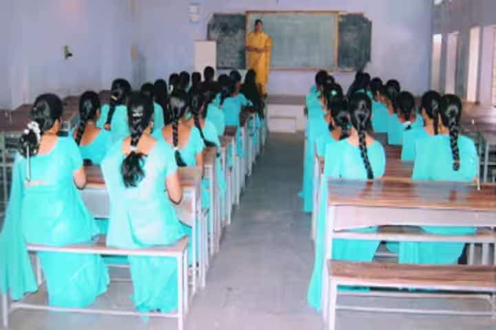 Chand BiBi College of Education for Women campus in Gulbarga, Karnataka, India — photo 5