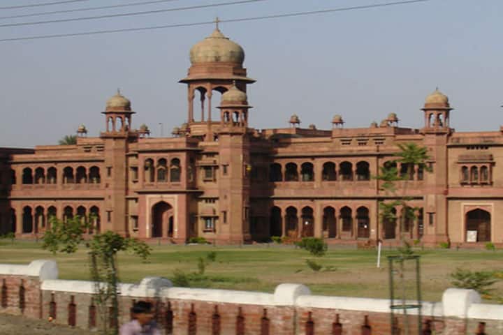 St Johns College campus in Agra, Uttar Pradesh, India — photo 1