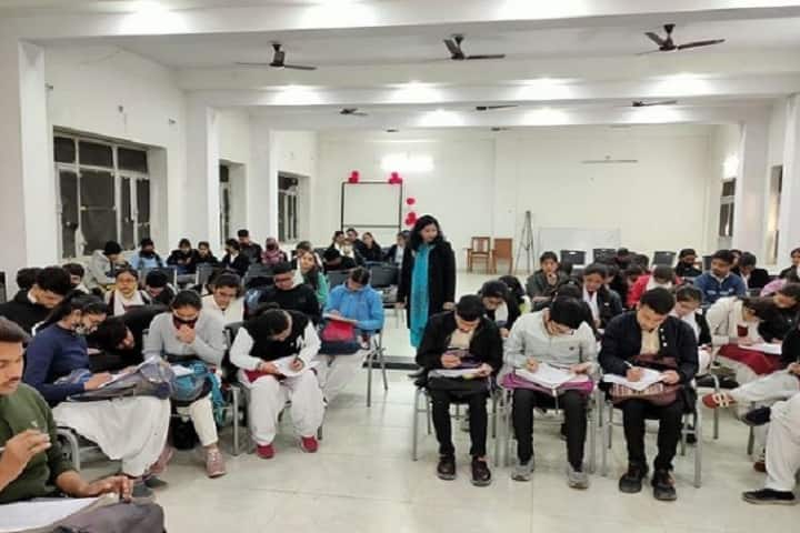 St Johns College campus in Agra, Uttar Pradesh, India — photo 3