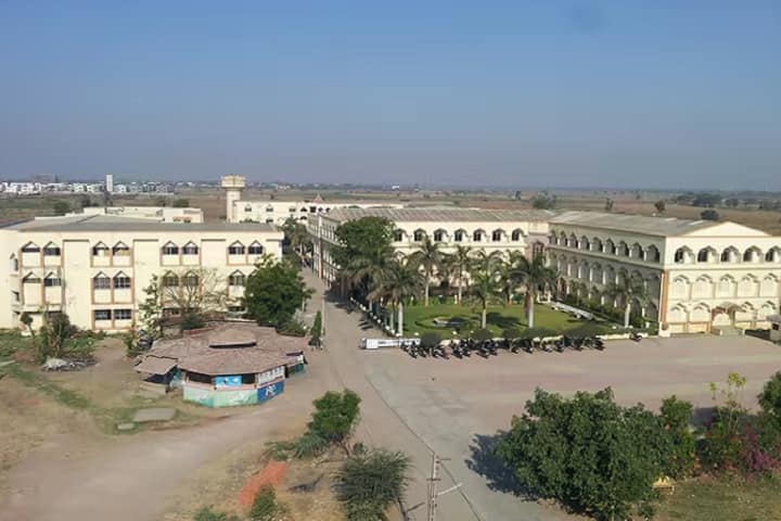Munshi Mahila B Ed College campus in Bharuch, Gujarat, India — photo 1