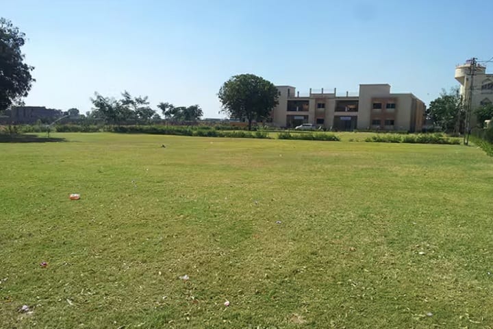 Munshi Mahila B Ed College campus in Bharuch, Gujarat, India — photo 6