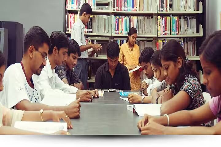 Navyug B Ed College campus in Morbi, Gujarat, India — photo 3