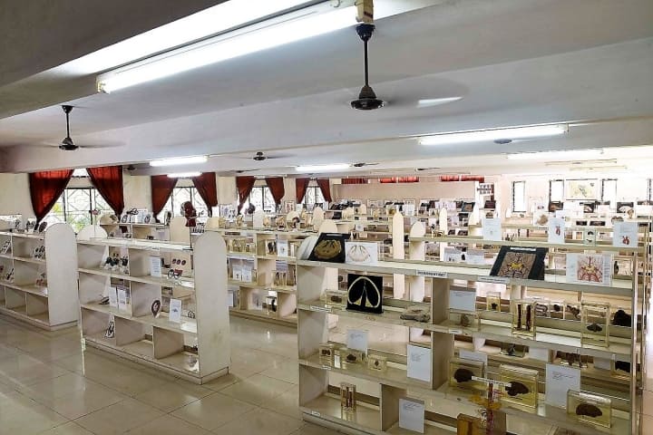 Sri Manakula Vinayagar Medical College and Hospital campus in Puducherry, India — photo 4