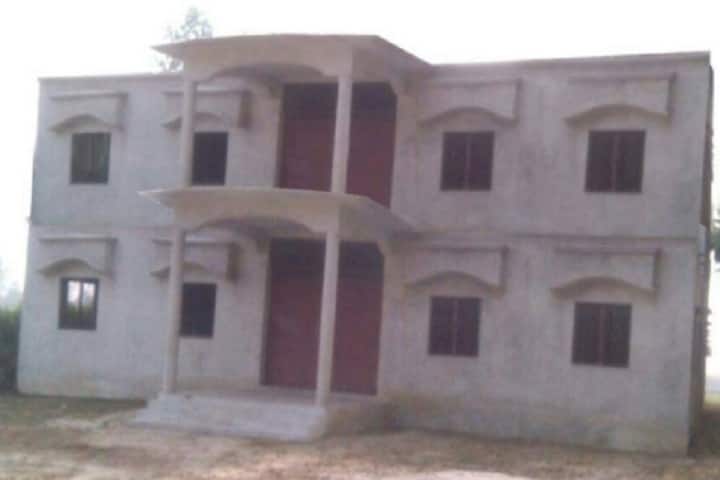 Prakash Shikshan Prashikshan Sansthan campus in Ambedkar Nagar, Uttar Pradesh, India — photo 1