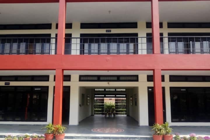 Symboyzia Girls College campus in Agra, Uttar Pradesh, India — photo 1