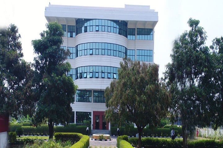 Duraimurugan College of Education campus in Vellore, Tamil Nadu, India — photo 1