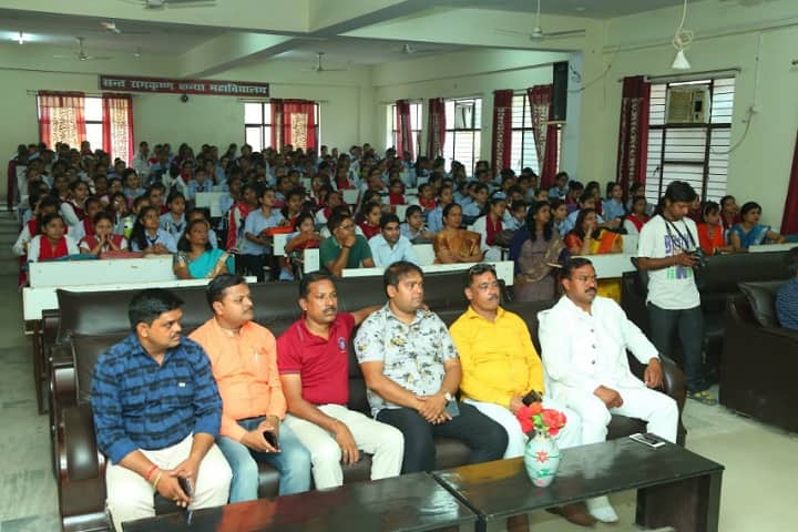Sant Ramkrishna Kanya Mahavidyalaya campus in Agra, Uttar Pradesh, India — photo 5
