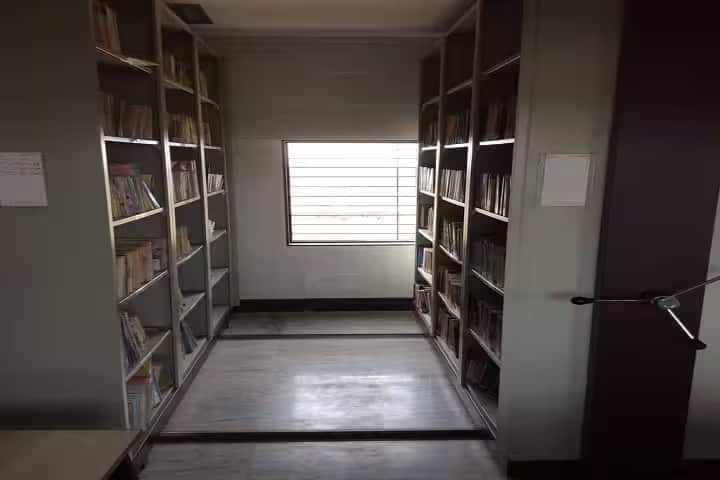 HB B Ed College campus in Mumbai, Maharashtra, India — photo 3