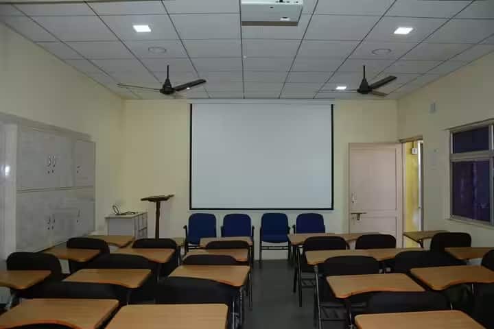 Shree PM Patel College of Education campus in Anand, Gujarat, India — photo 5