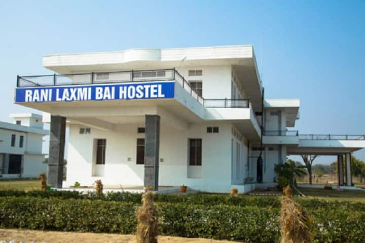 Ramadevi Mahila Shikshan Sansthan campus in Jhunjhunu, Rajasthan, India — photo 6