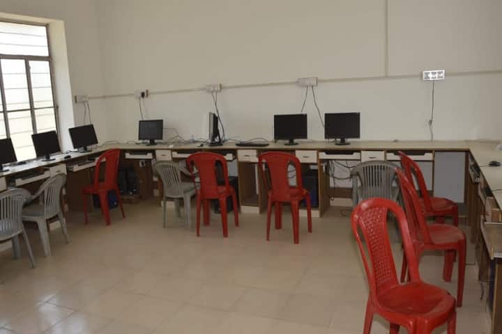 Bharti Mahavidyalaya campus in Reengus, Rajasthan, India — photo 3
