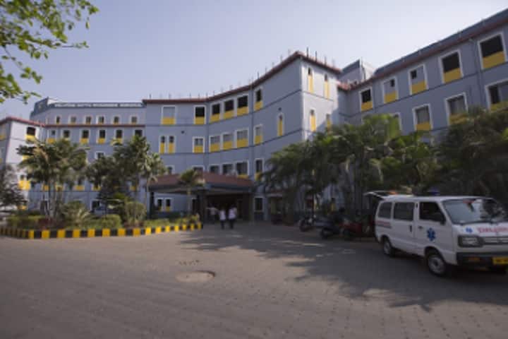 KPC Medical College and Hospital campus in Kolkata, West Bengal, India — photo 1
