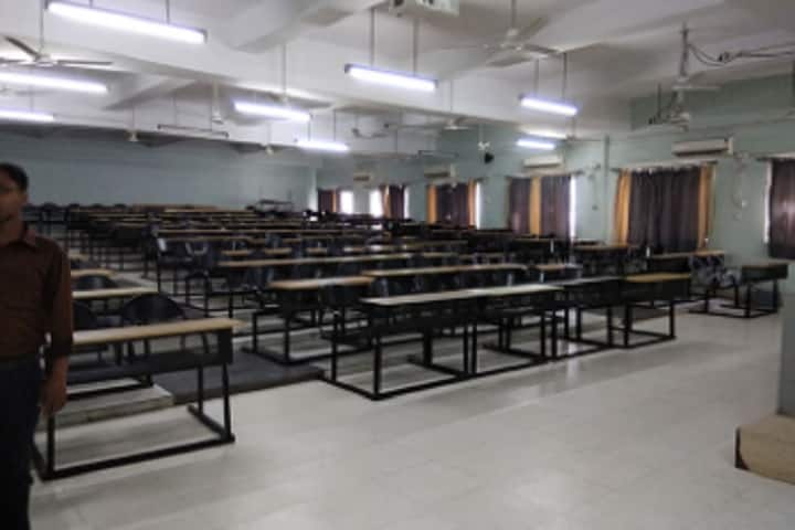 KPC Medical College and Hospital campus in Kolkata, West Bengal, India — photo 2