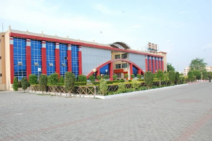 Shri Ramraja Sarkar Institute of Education campus in Datia, Madhya Pradesh, India — photo 1