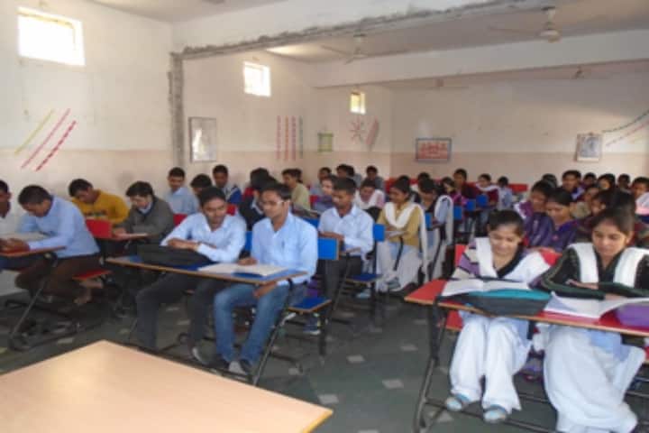 Sheetla Shiksha Mahavidyalaya campus in Gwalior, Madhya Pradesh, India — photo 2
