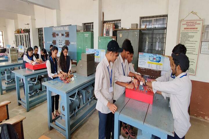 Maratha Mandal Polytechnic campus in Belgaum, Karnataka, India — photo 4