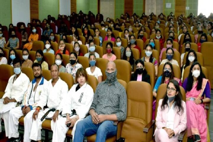 Krishna School of Pharmacy and Research campus in Vadodara, Gujarat, India — photo 2