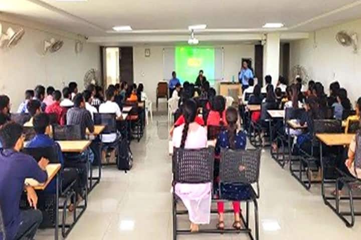 Krishna School of Pharmacy and Research campus in Vadodara, Gujarat, India — photo 3